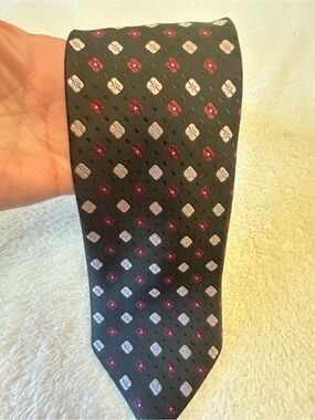 🎁3 for $30 - Classic Black Clip-on Tie with Red and White Accents - Short